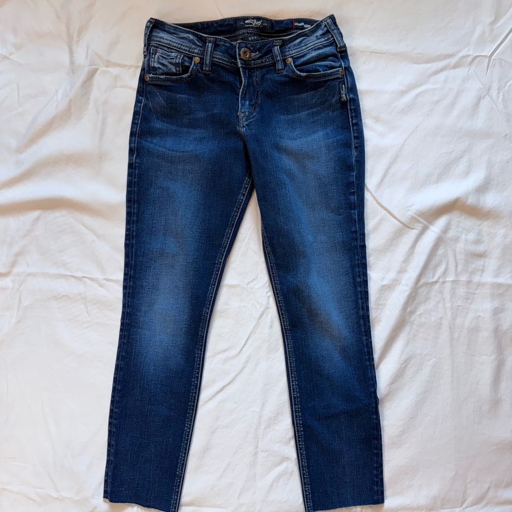 Silver Jeans, size 26, with raw hem in excellent used condition! - Picture 7 of 10
